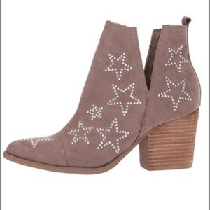 NWOT Carlos Santana Gray Booties